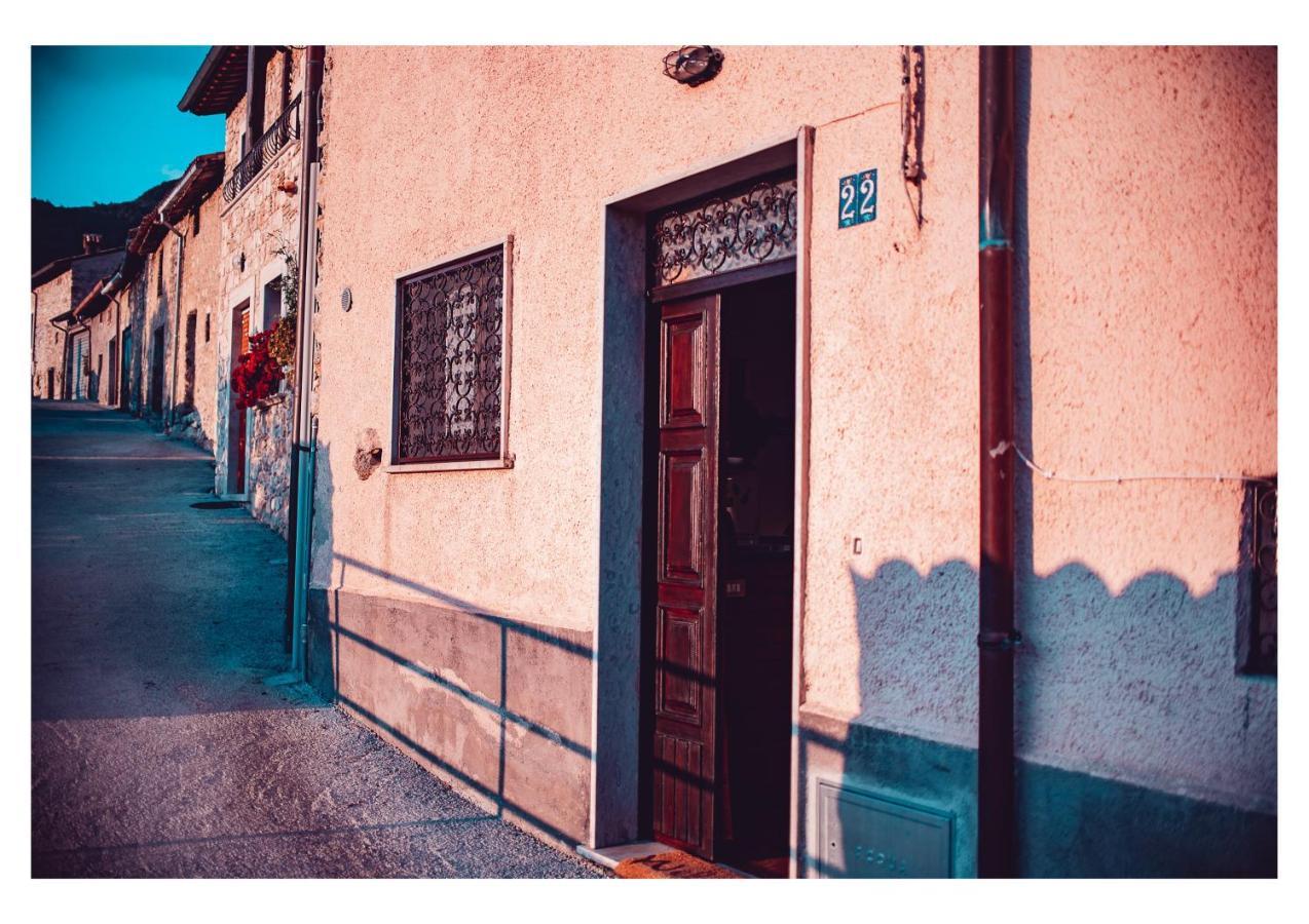 La Casa Sul Fiordo Lago Del Turano Paganico Sabino Exterior foto