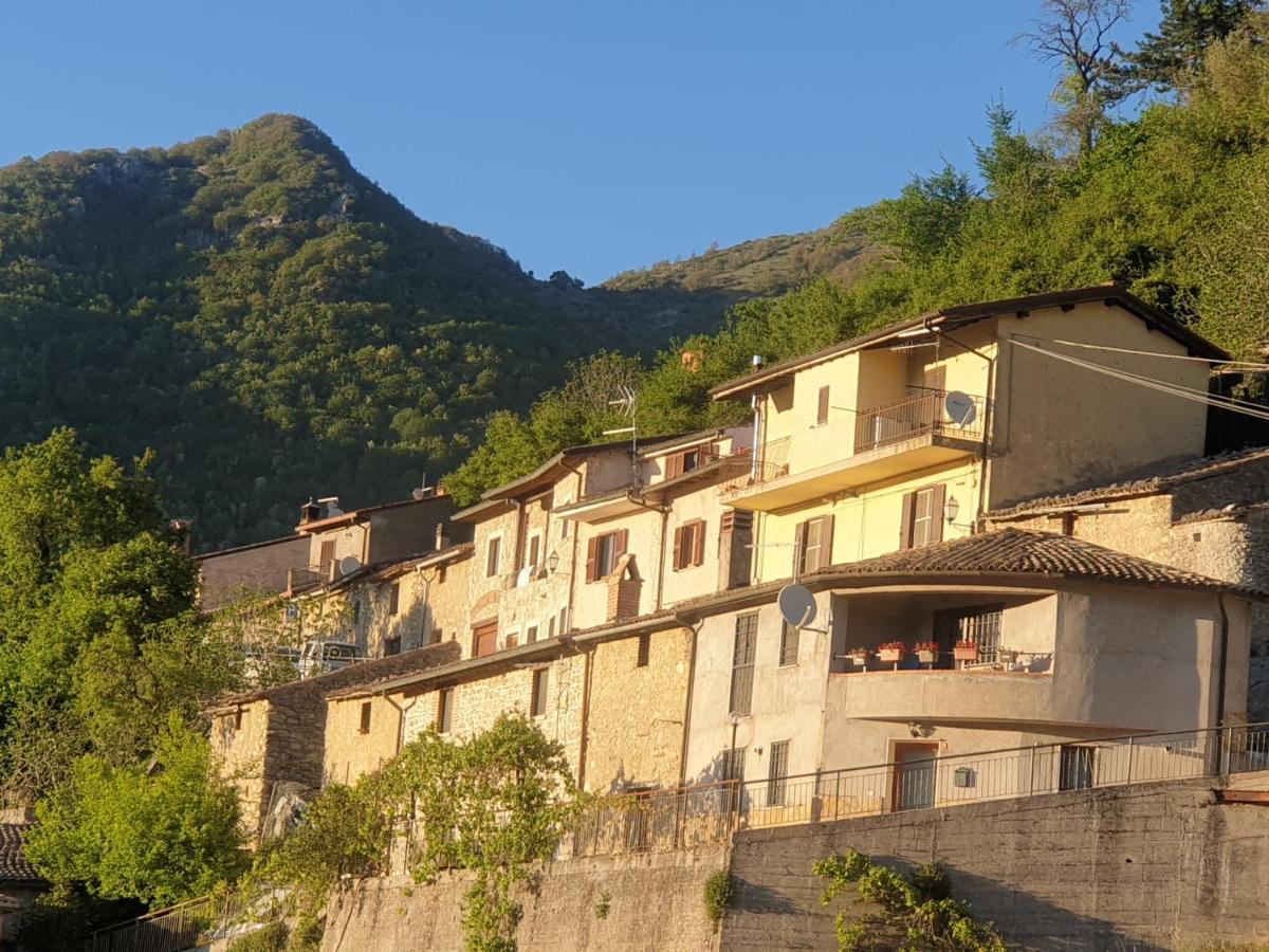 La Casa Sul Fiordo Lago Del Turano Paganico Sabino Exterior foto